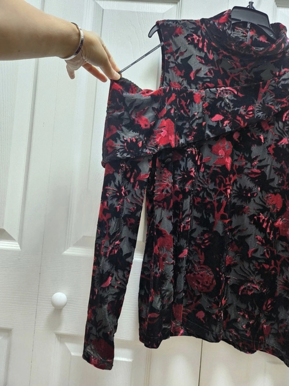 Donna Karan Burnout Floral Cold Shoulder Tunic Velvet Black & Red Size Large EU - Picture 4 of 7
